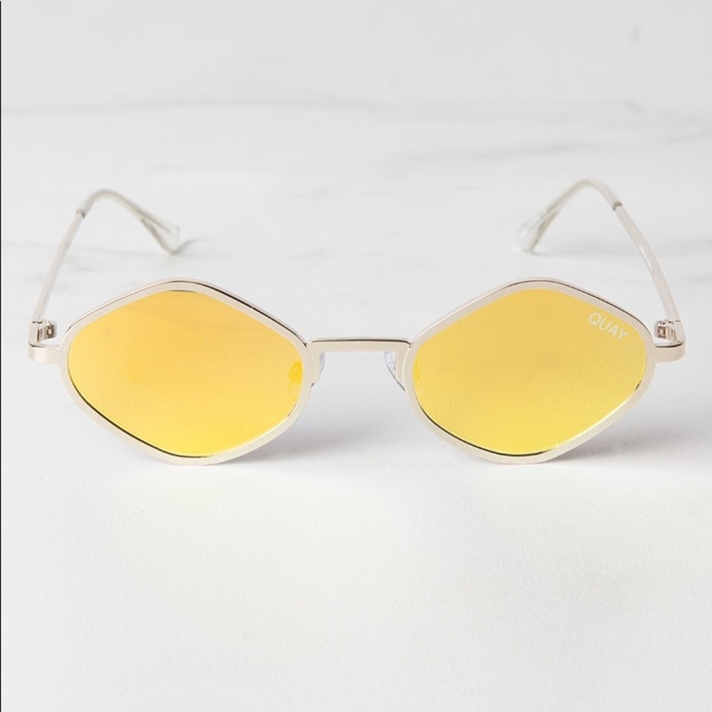 ❣️SOLD❣️ QUAY PURPLE HONEY SUNGLASSES Gold Mirror